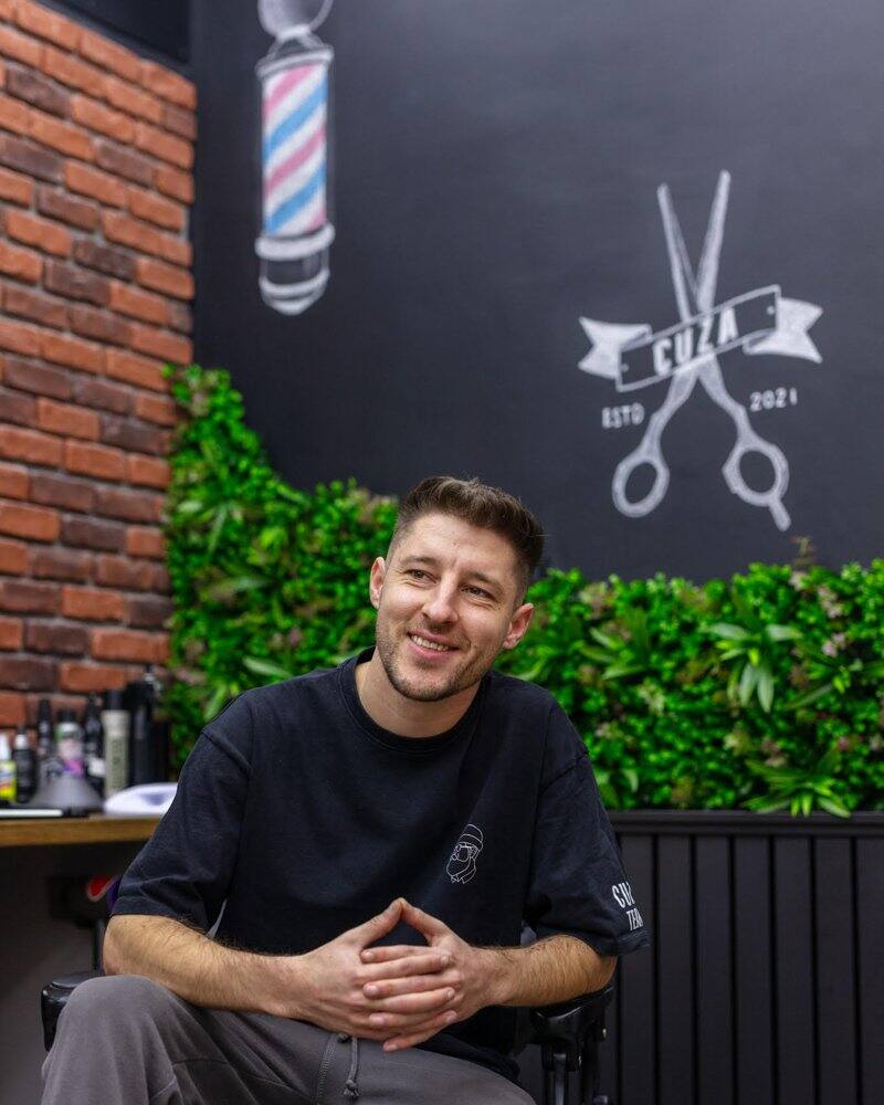 Dănuț Teslaru, barbier la Cuza Barbershop